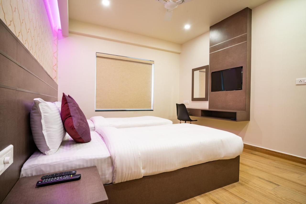 ลาเวนเดอร์ อินโฟพาร์ค โกจิ Hotel Kochi ภายนอก รูปภาพ