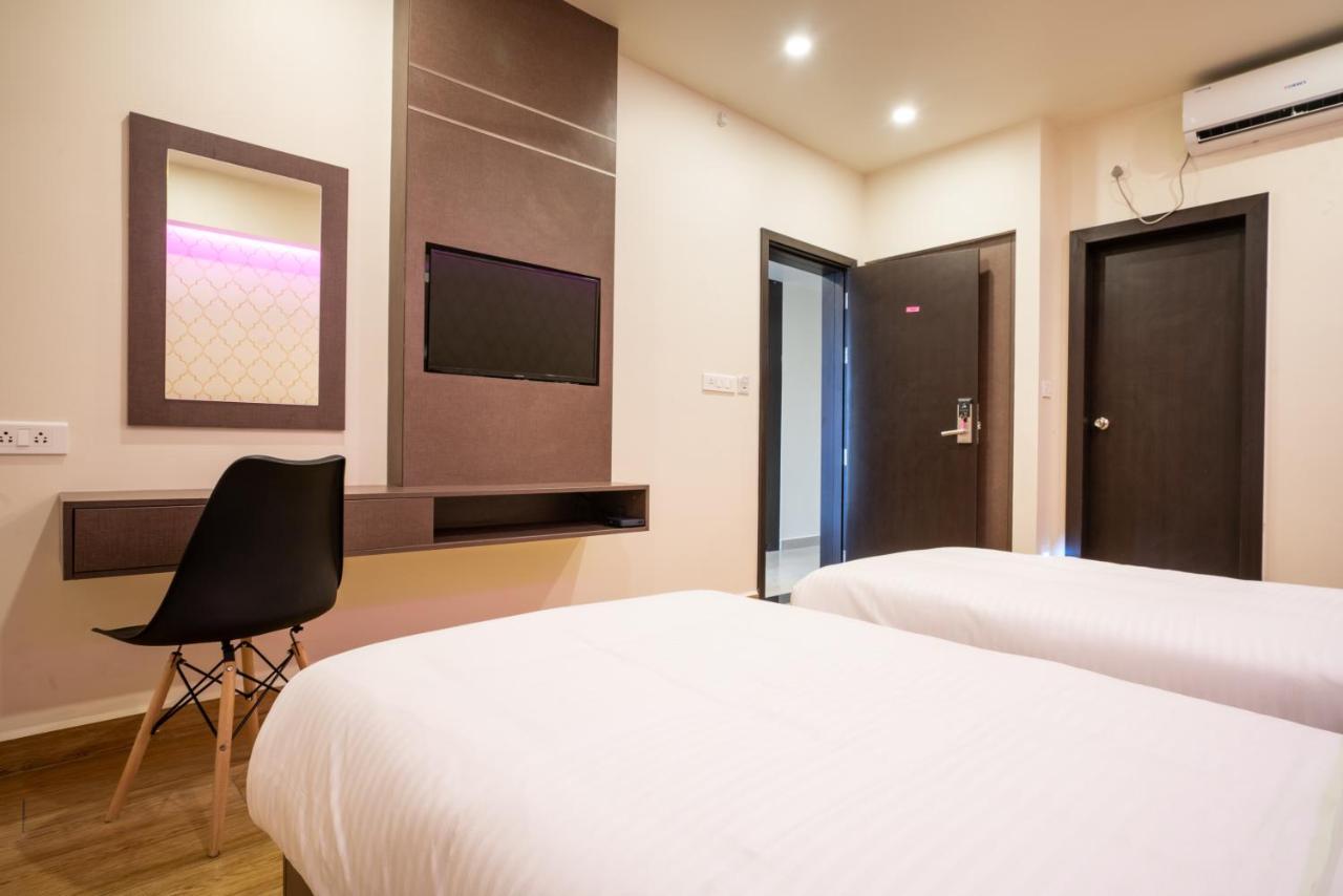 ลาเวนเดอร์ อินโฟพาร์ค โกจิ Hotel Kochi ภายนอก รูปภาพ