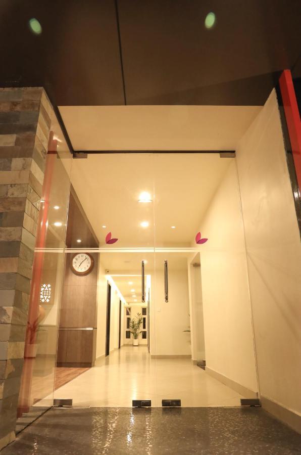 ลาเวนเดอร์ อินโฟพาร์ค โกจิ Hotel Kochi ภายนอก รูปภาพ